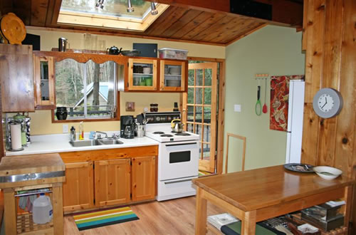 Schooner View Cottage, North Pender Island Accommodation